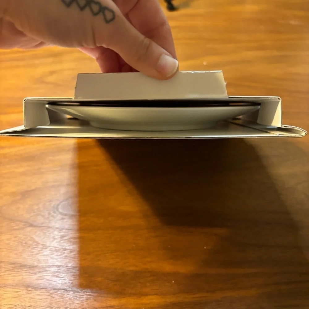 Avon plate together